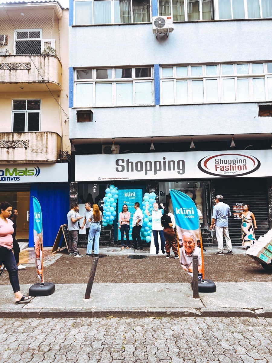 Fachada da unidade durante a inauguração